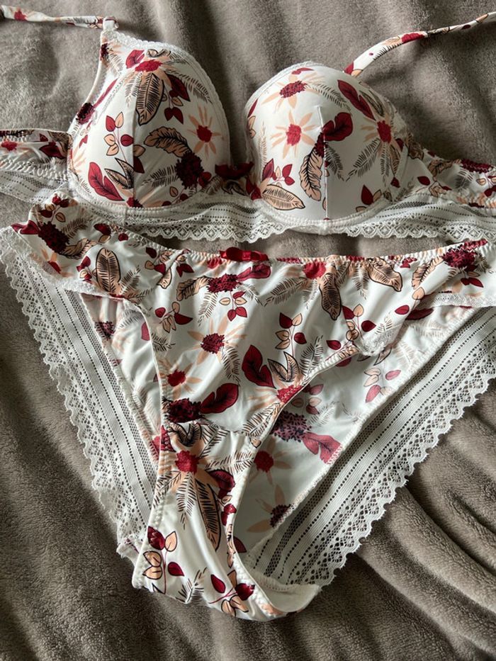 Ensemble lingerie 3 pièces - photo numéro 7