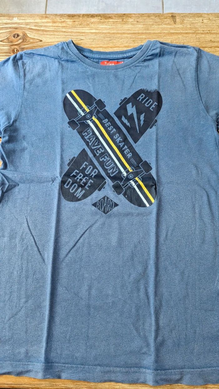 Tee shirt motifs skate