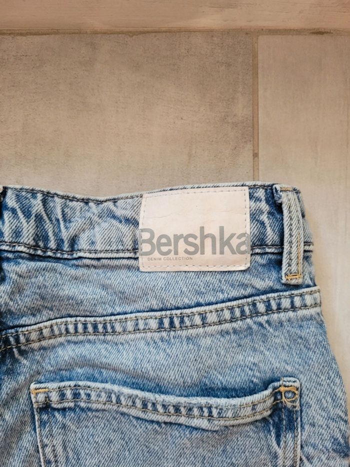 Jean flare Bershka, taille 34. - photo numéro 3