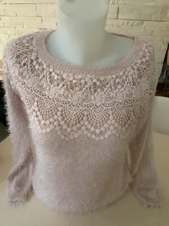 Pull cache cache taille 38 très bon état
