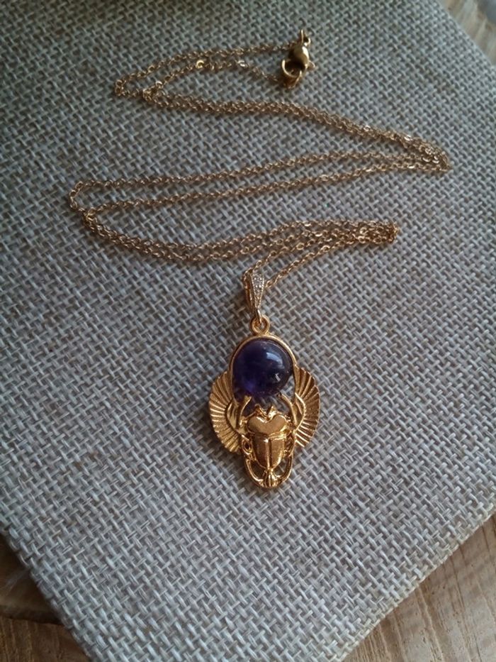 Collier scarabée et pierre naturelle d'améthyste 💜.