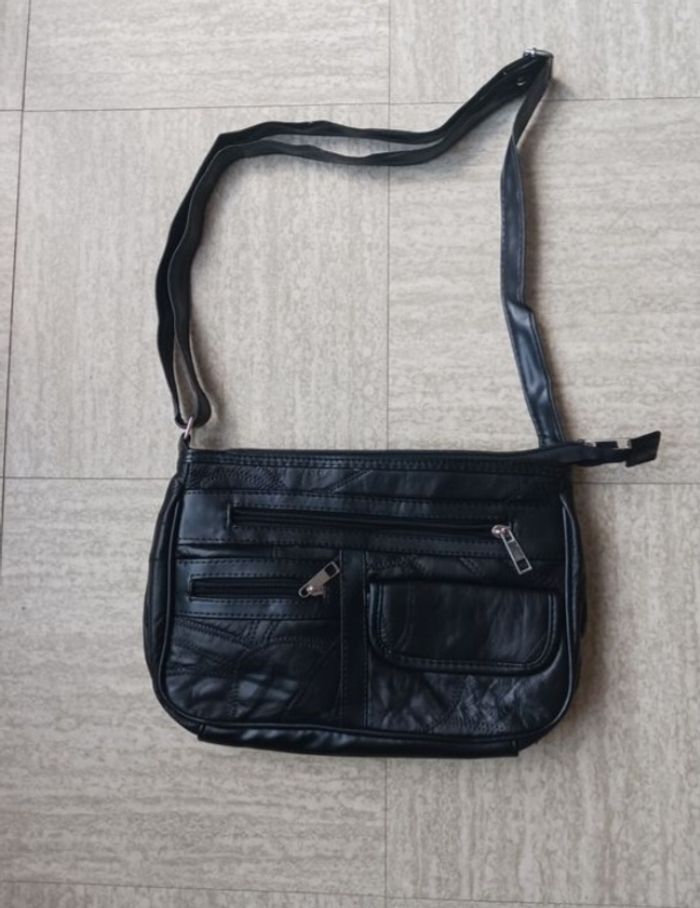 Sac à main ; couleur noir