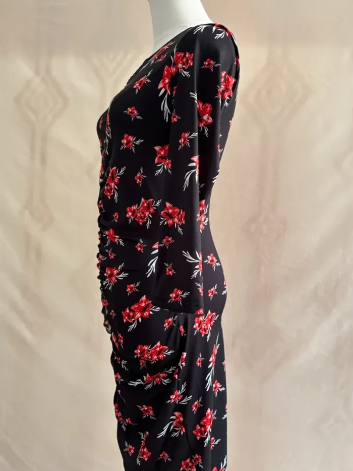 Robe moulante noire fleurie Sfera – taille S – manches longues, imprimé rouge romantique - photo numéro 4