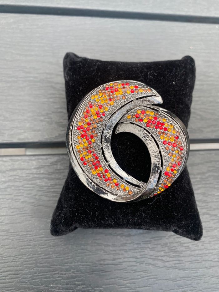 Broche
