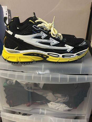 Off White jaune et noire