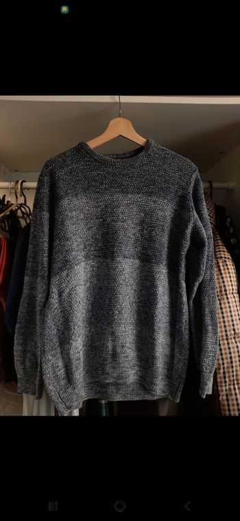 Gros pull à lignes bleues