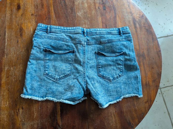 Magnifique short en jean frangé Esmara taille 46 - photo numéro 3