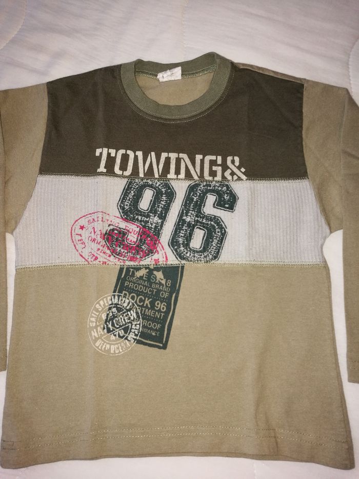 T-shirt manches longues sans marque kaki taille 5 ans