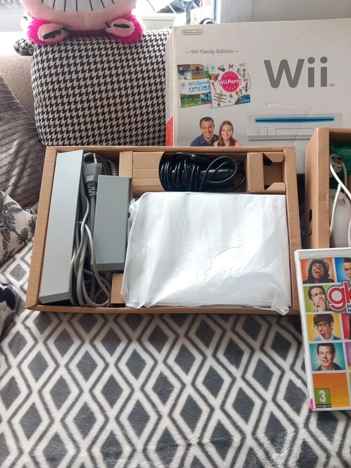 Wii blanche en boite complete avec 3 jeux - photo numéro 10