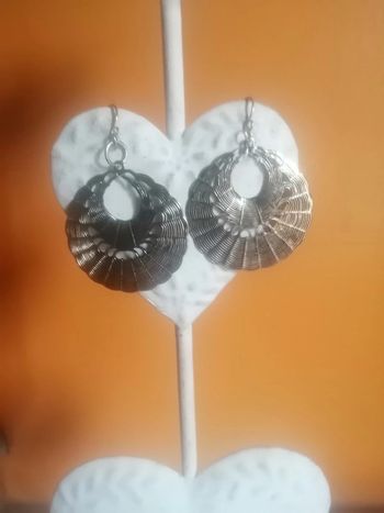 🌸Boucles d'oreilles striées rondes acier argenté 🌸
