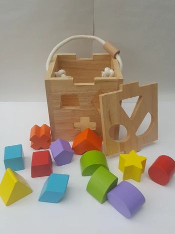 Trieur de formes en bois 