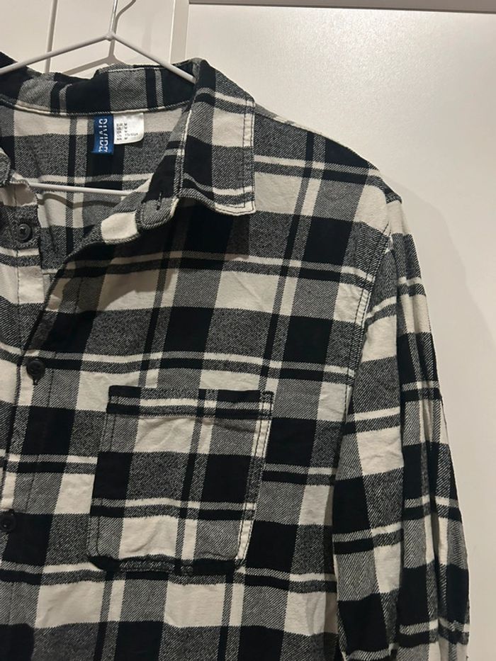 563 - chemise épaisse à carreaux noirs et blancs - photo numéro 2