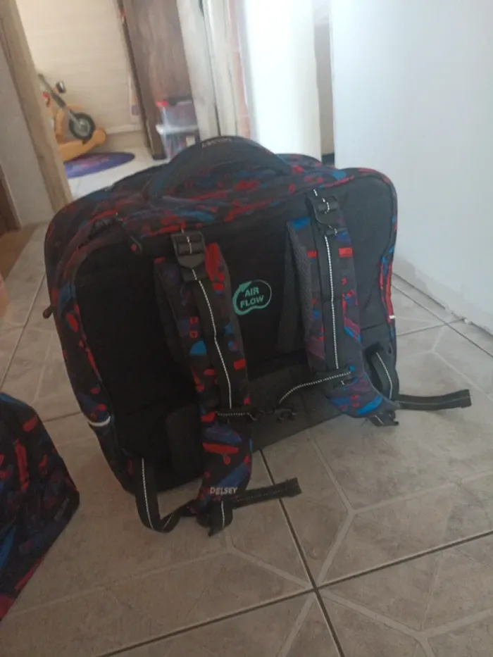 Cartable à roulettes+ sac à dîner - photo numéro 5