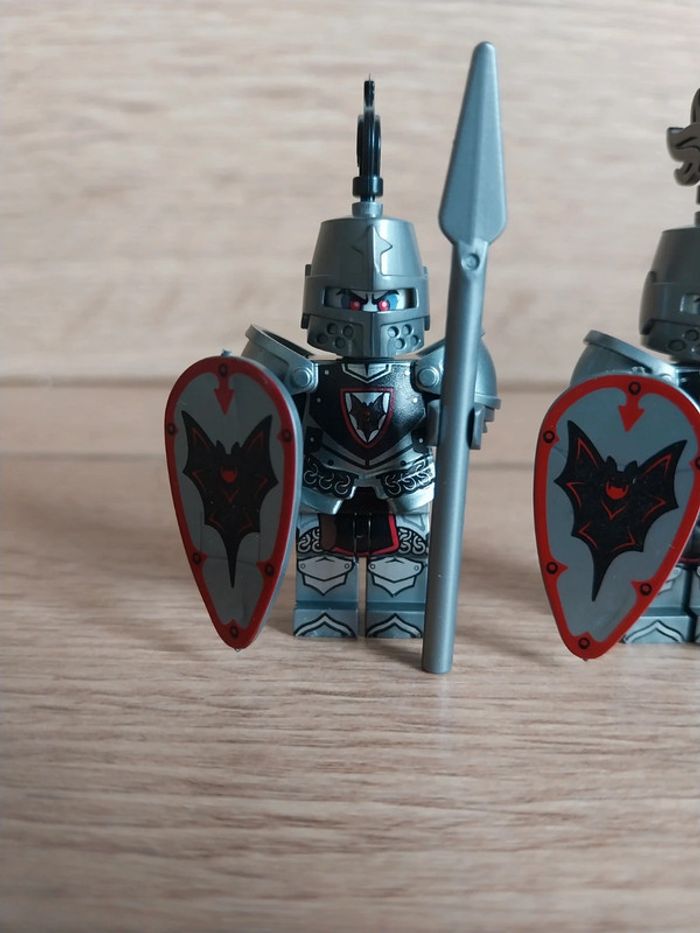 Figurines type lego 2 soldats chevaliers Chauve-souris - photo numéro 2