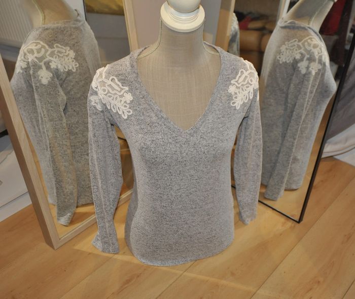 Naf Naf top gris dentelle t.S - photo numéro 4
