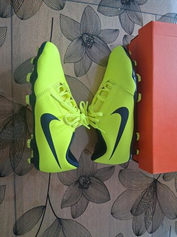 Crampon nike phantom taille 35 excellent etat