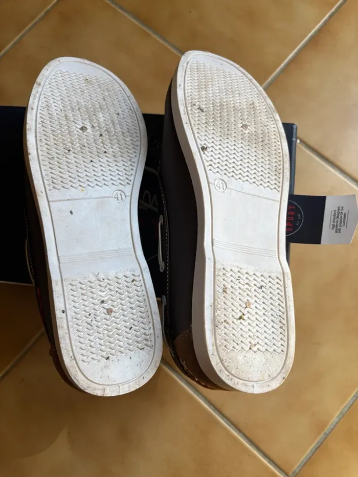 Jolie paire de chaussures bateau Teddy Smith T. 41 neuves - photo numéro 4