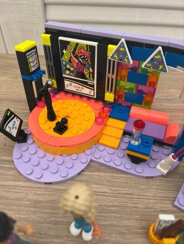 🎶 LEGO Friends 42610 – Le karaoké - photo numéro 6