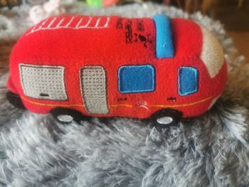 Peluche camion de pompiers