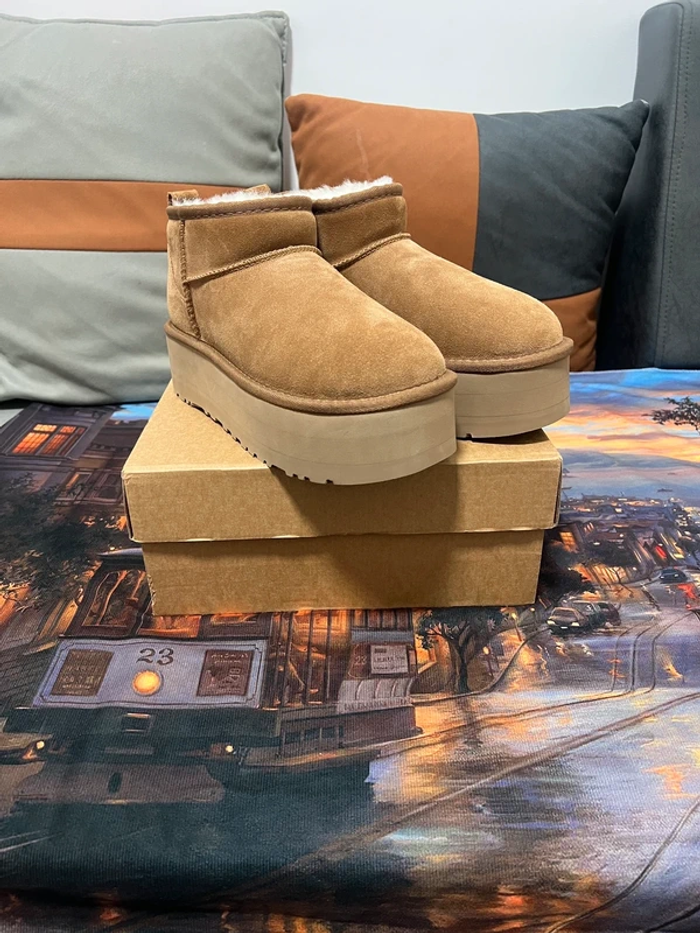 Ugg Ultra Mini taille 40 - photo numéro 2