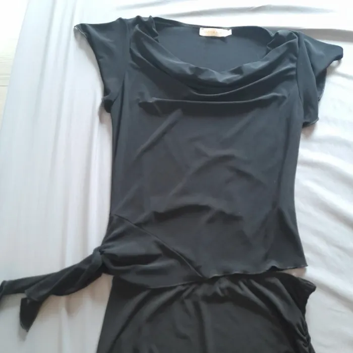 Ensemble t shirt et jupe noir caché caché taille 40 - photo numéro 2