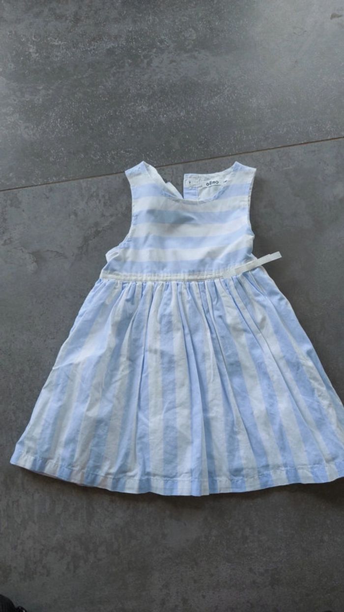 Robe bleu lavande blanc