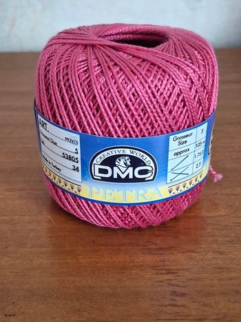 Pelote de fil pour crochet,  fushia 