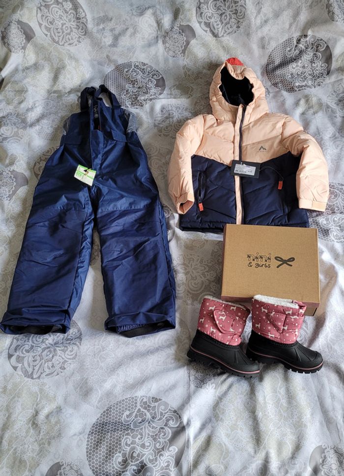 Manteau combinaison salopette et après-ski enfant