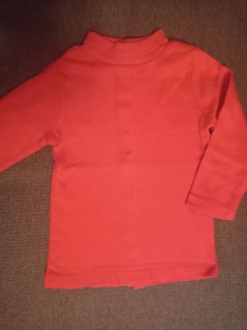 Tee shirt col roulé rouge