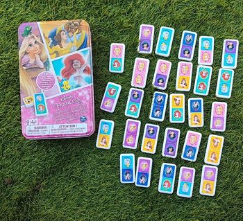 Jeu domino princesses Disney en bon état et complet