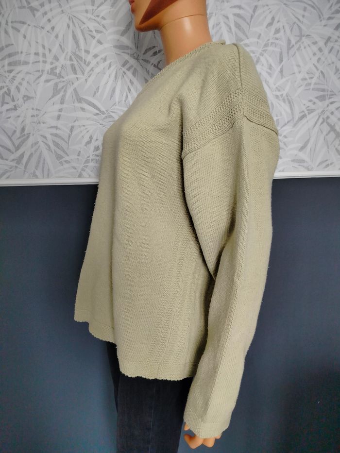 Pull vintage vert pâle col V T44/46 N*481 - photo numéro 2