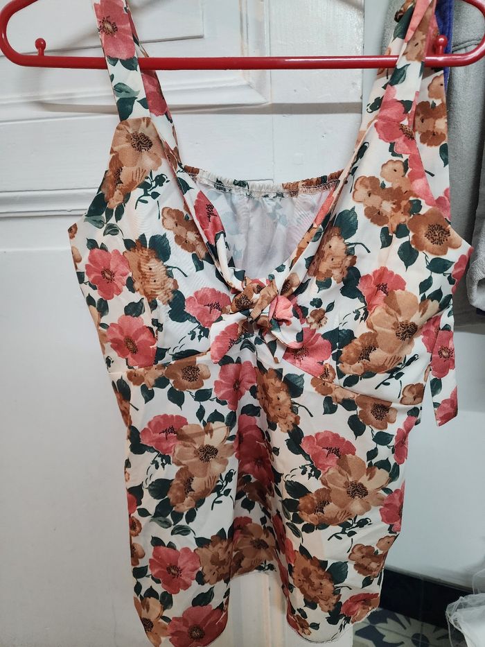 Haut habillé fleuri