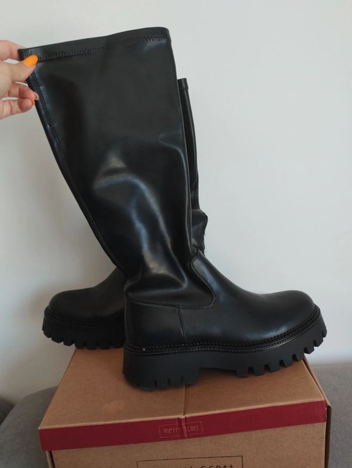 Bottes noir - photo numéro 2