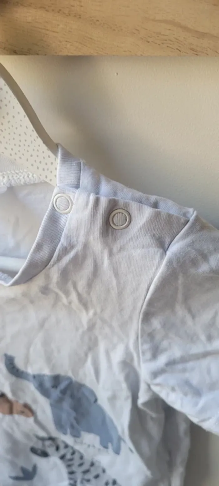 T-shirt manches courtes H&M 1 an - photo numéro 4