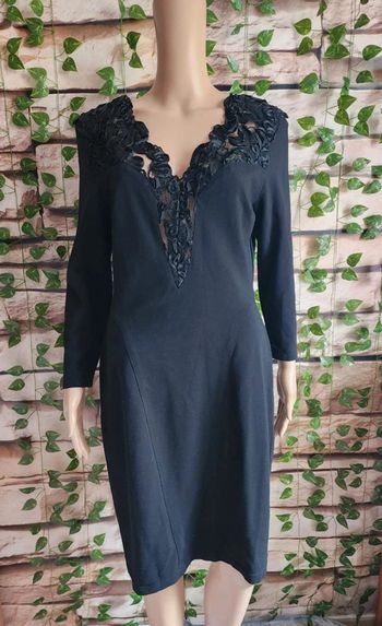 🌸Robe noire Dentelle Loricci Taille 40🌸