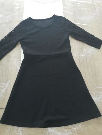 Robe noire. 8 ans