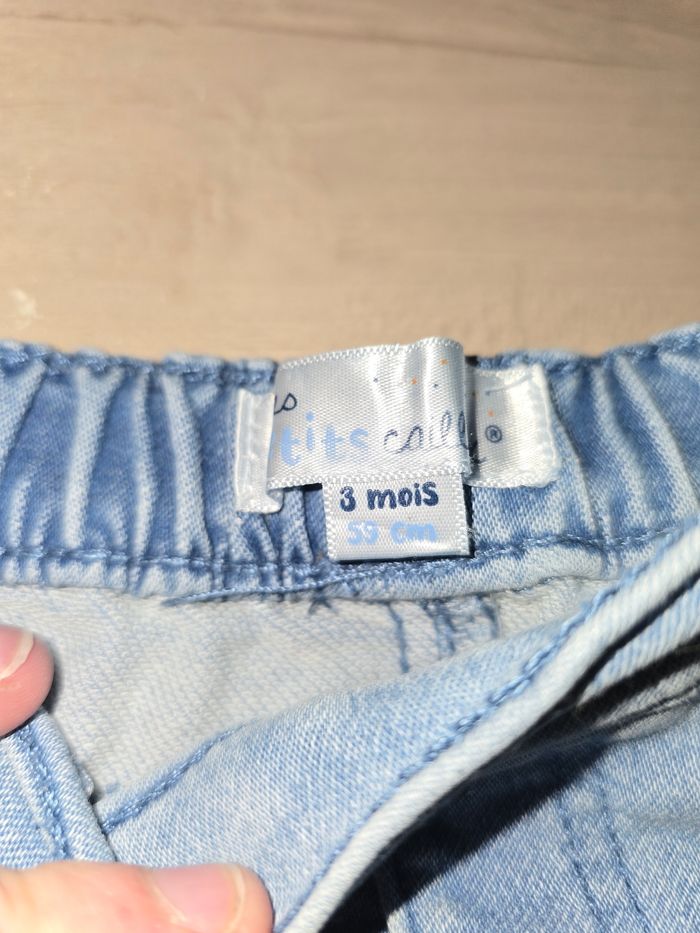 Jean bleu - photo numéro 2