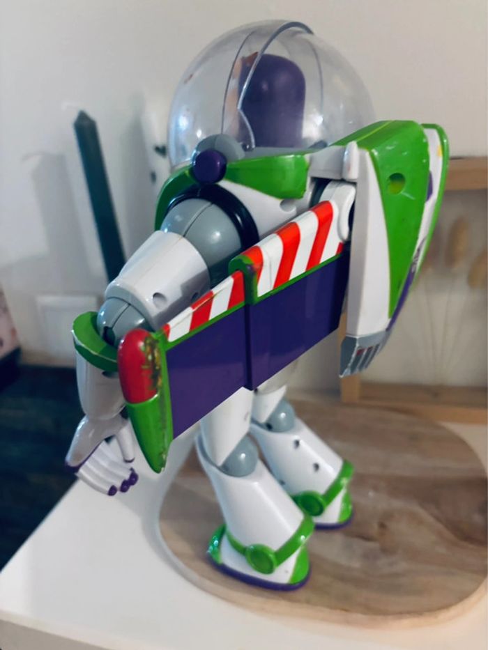 Grand jouet figurine  buzz l éclair toys story - photo numéro 6