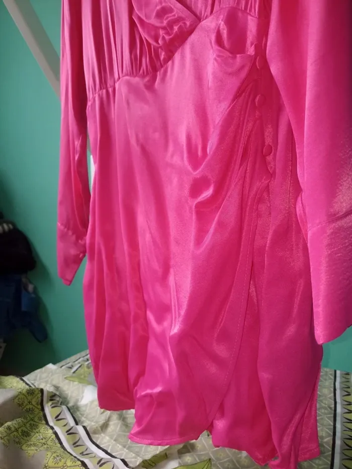 Robe fushia satiné Taille 38 Primark - photo numéro 4