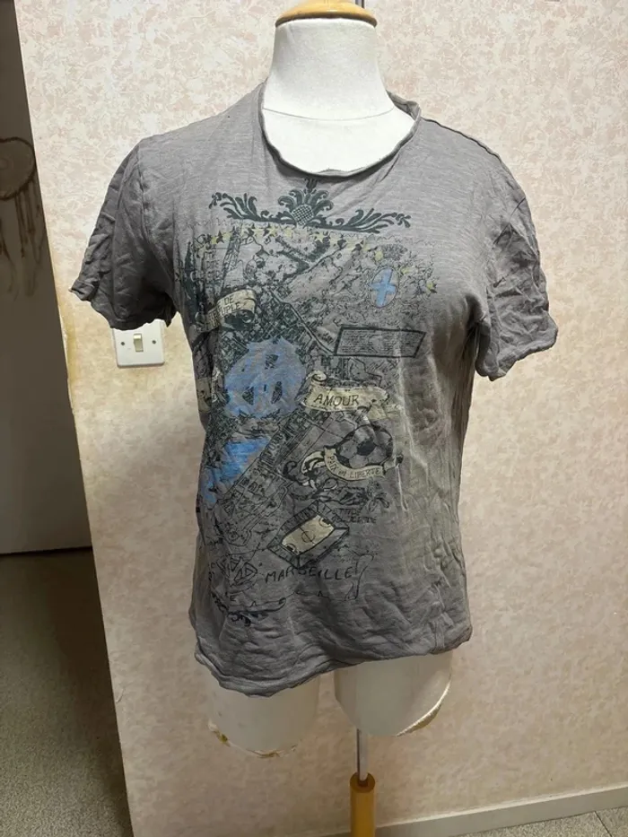 T shirt taille 40 marque Olympique de Marseille