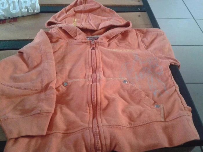 sweat zippé 4/5 ans - photo numéro 2