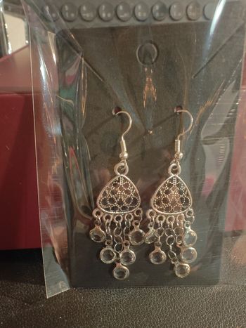 Boucles d'oreilles pendantes à cristaux