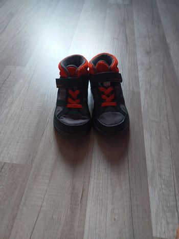 Très jolie chaussures pour garçon