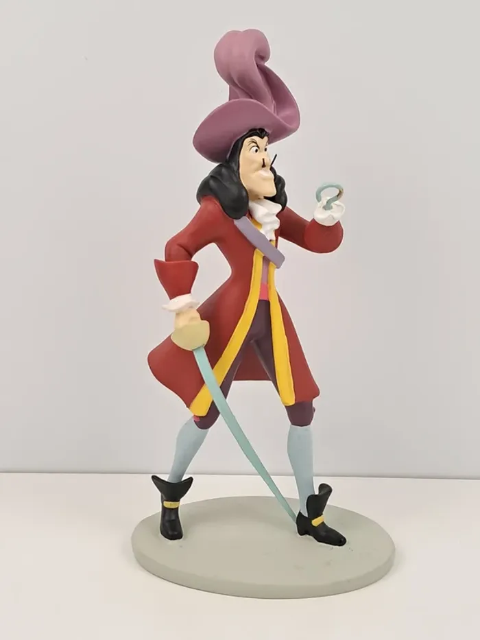 Figurine Capitaine Crochet dans Peter Pan de Walt Disney