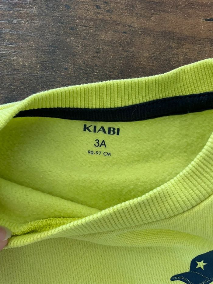 Sweat vert avec motif casquette - photo numéro 3