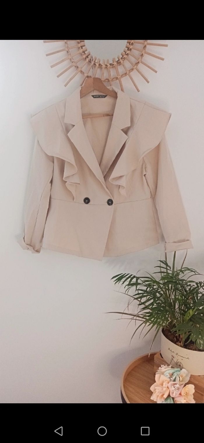 Veste blazer court, beige à volants - photo numéro 2