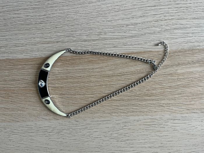 Collier crème et noir