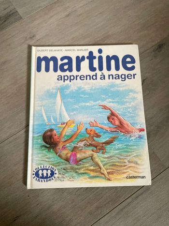 Martine apprend à nager