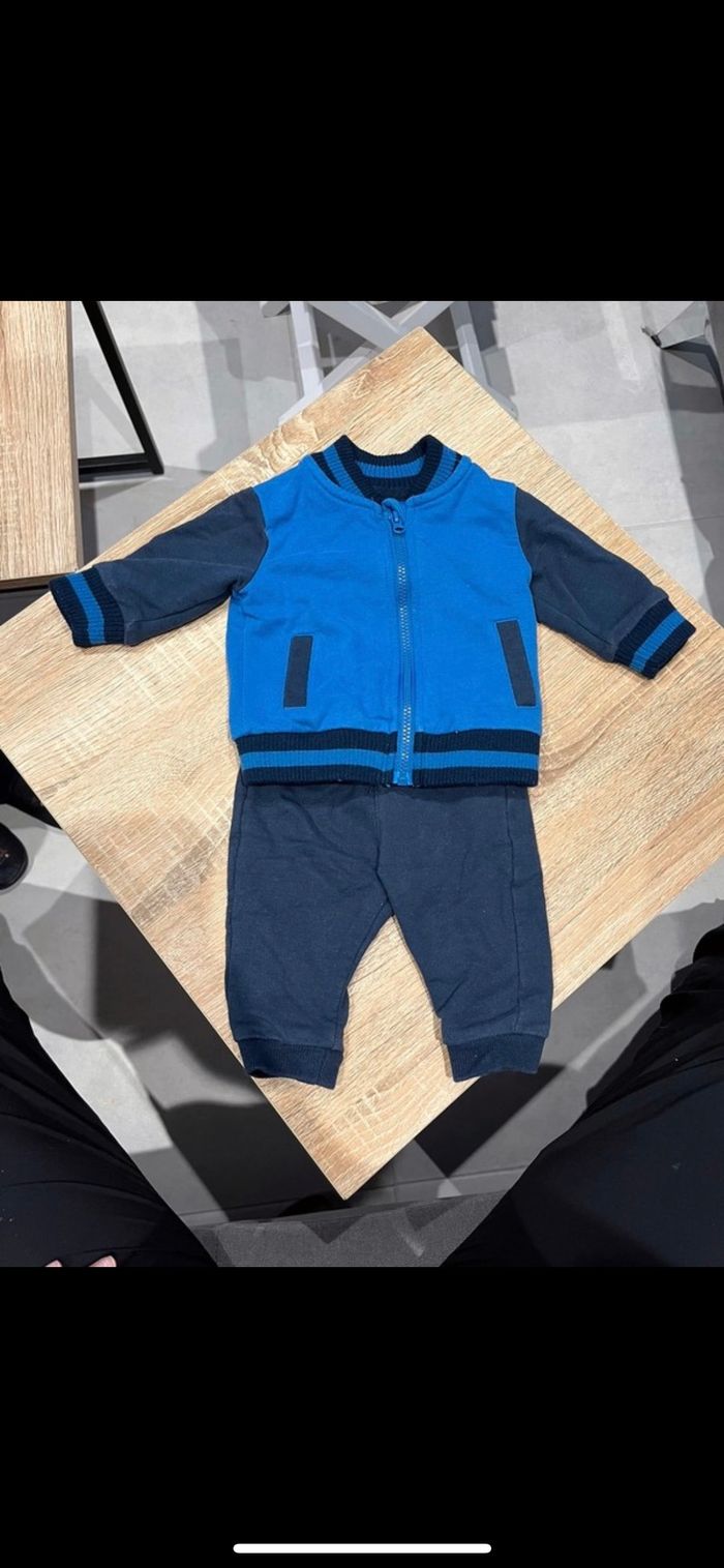 Lot vêtements 1 mois - photo numéro 3