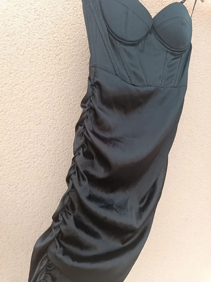 Robe bustier Noire satinée-Taille 36-Shein - photo numéro 2
